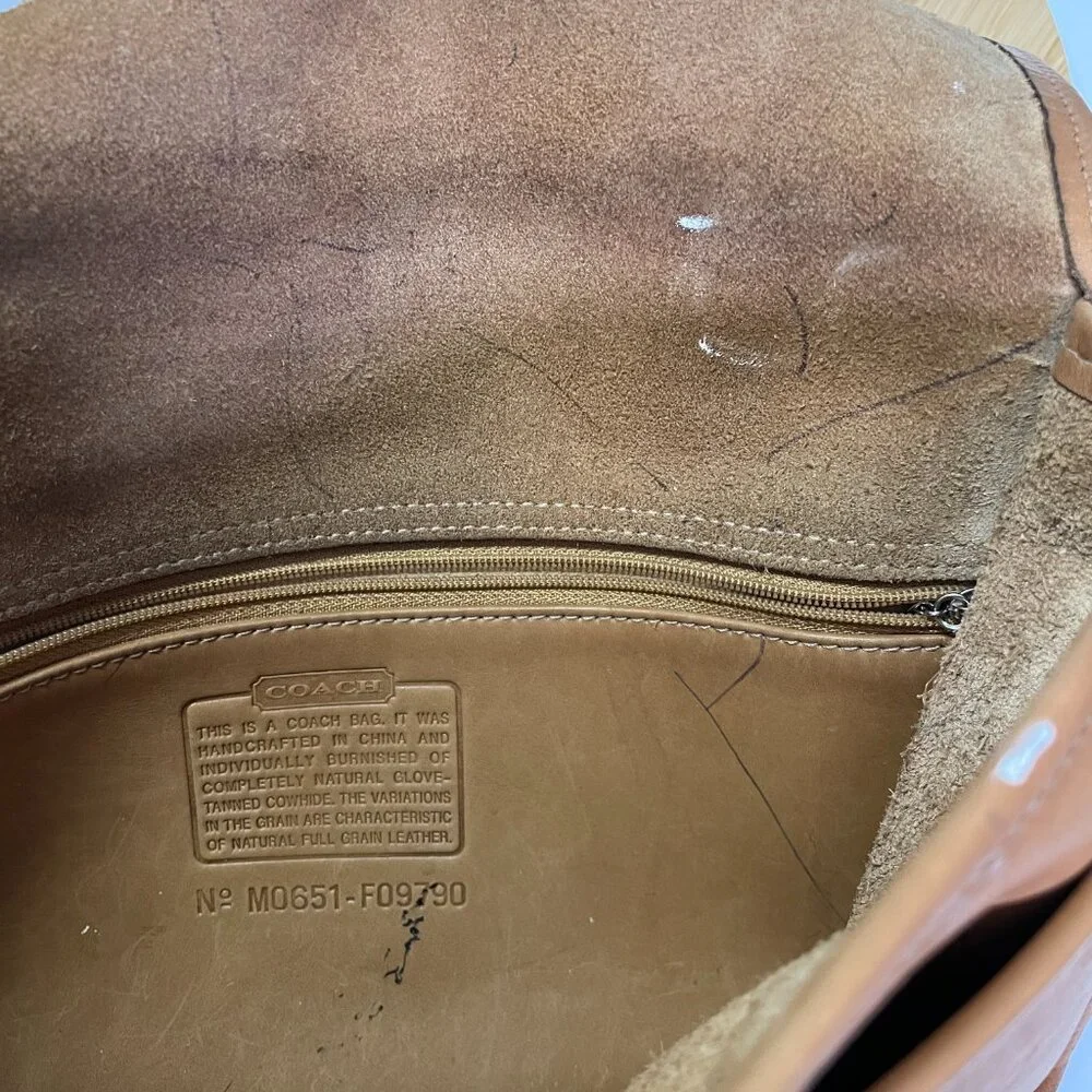 Vintage Coach 9790 City Bag Tan Leather Purse Shoulder Crossbody Brass Kiss Lock - Picture 12 of 13